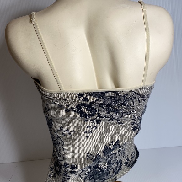 ❤️ 3/$20 Express shelf lined tank top adjustable straps lace print floral S - Picture 2 of 5